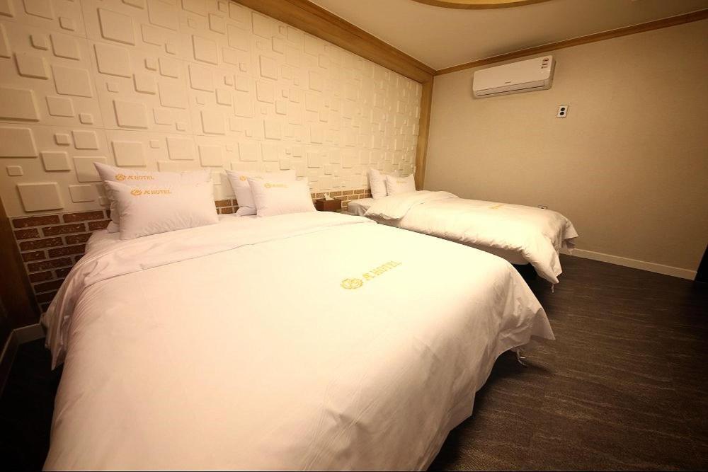 Geoje A-Plus Hotel Exterior photo